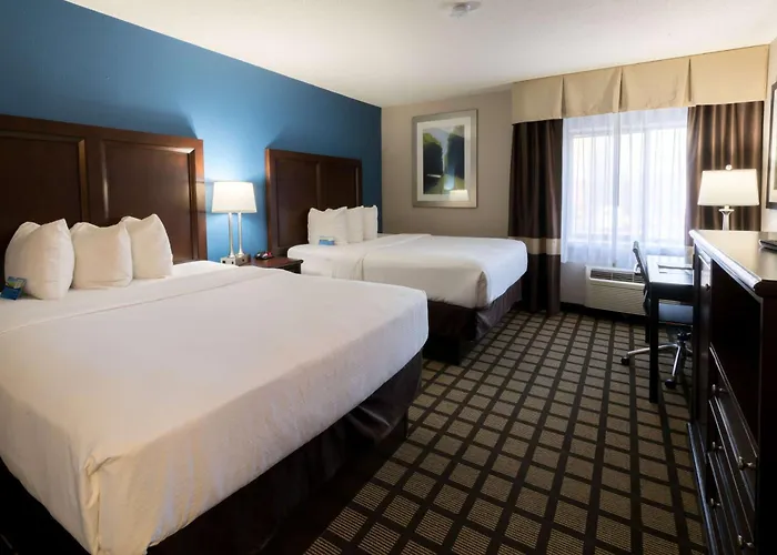 Baymont By Wyndham Detroit Airport/Romulus Hotel